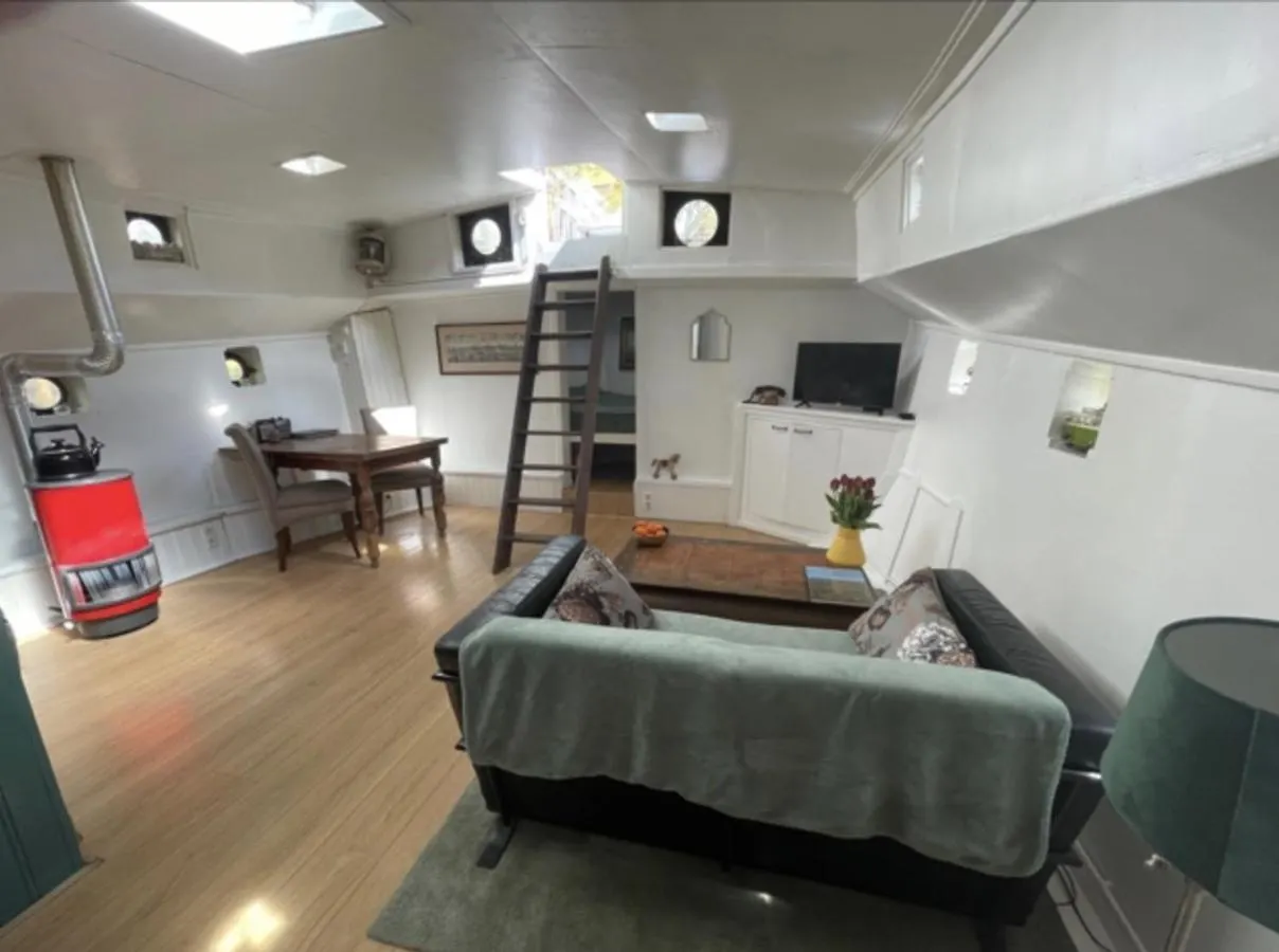 Romantic Houseboat Amsterdam 0*,